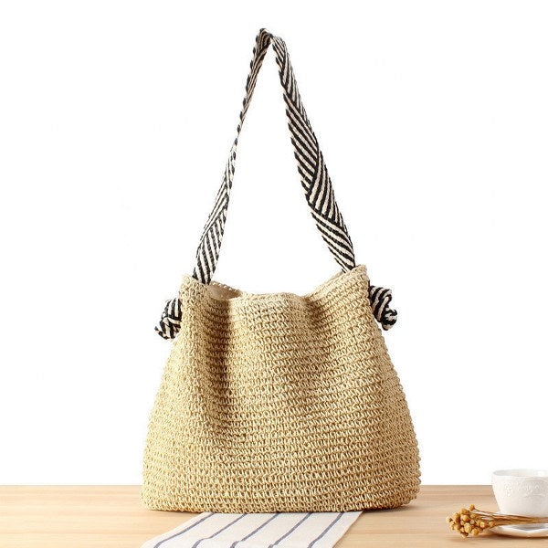 Handmade Hand Woven Shoulder, Woven bag Braided strap bag, hobo style, beautiful size, can hold a lot of things. Dimensions top width 26 x height 34 x strap height 30 cm. Beautiful shape, light weight, magnetic closure.