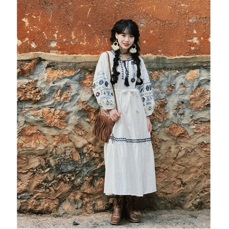 Long dress, Bohemian dress, embroidered dress, embroidery all over. bohemian style Suitable for camping and hiking. Long sleeve shirt tied at the waist. Size: chest 32-42, dress length 47, covers knees.