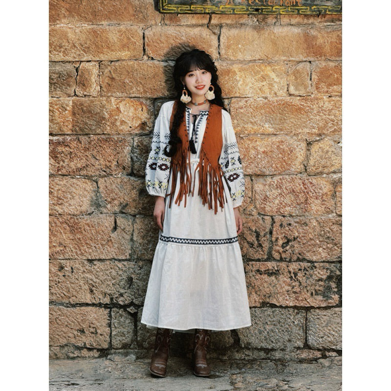 Long dress, Bohemian dress, embroidered dress, embroidery all over. bohemian style Suitable for camping and hiking. Long sleeve shirt tied at the waist. Size: chest 32-42, dress length 47, covers knees.