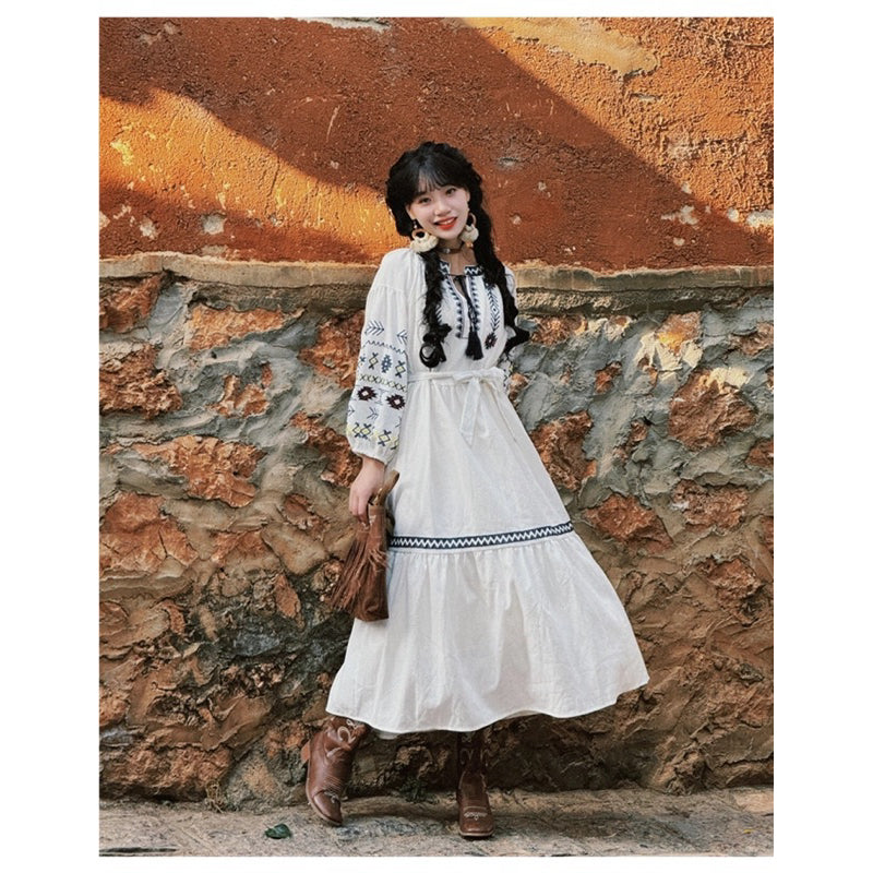 Long dress, Bohemian dress, embroidered dress, embroidery all over. bohemian style Suitable for camping and hiking. Long sleeve shirt tied at the waist. Size: chest 32-42, dress length 47, covers knees.