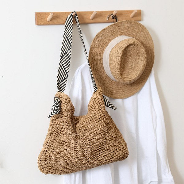 Handmade Hand Woven Shoulder, Woven bag Braided strap bag, hobo style, beautiful size, can hold a lot of things. Dimensions top width 26 x height 34 x strap height 30 cm. Beautiful shape, light weight, magnetic closure.