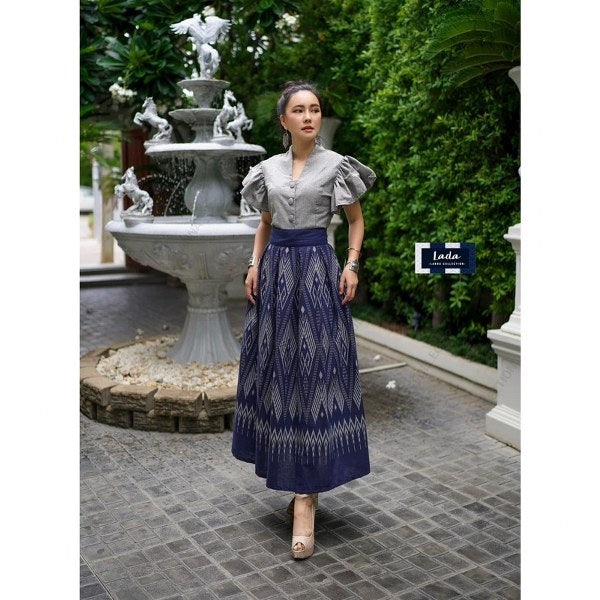 Beautiful women's dresses casual Thai dresses, premium products Set of shirts with a scoop neck, sleeve design with ruffled sleeves, grey.