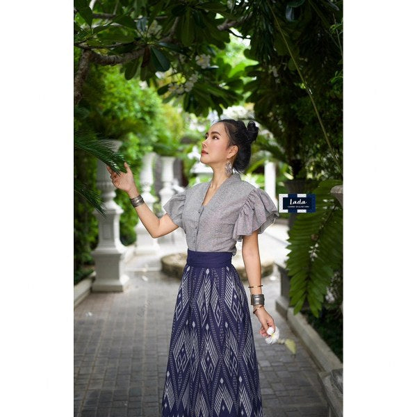 Beautiful women's dresses casual Thai dresses, premium products Set of shirts with a scoop neck, sleeve design with ruffled sleeves, grey.