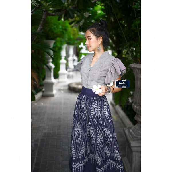 Beautiful women's dresses casual Thai dresses, premium products Set of shirts with a scoop neck, sleeve design with ruffled sleeves, grey.