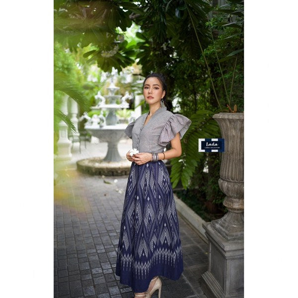 Beautiful women's dresses casual Thai dresses, premium products Set of shirts with a scoop neck, sleeve design with ruffled sleeves, grey.