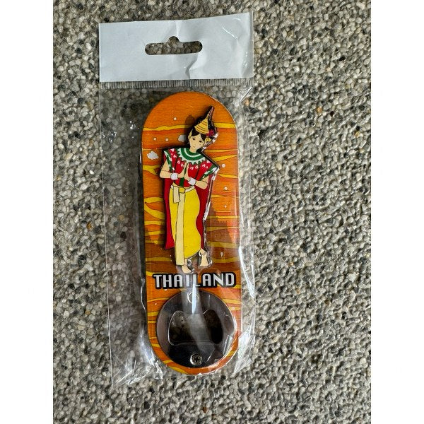 Bottle opener, metal opener, Thai pattern bottle opener On the back is a refrigerator magnet. Suitable as a souvenir for important people, souvenirs such as retirement or other auspicious occasions.