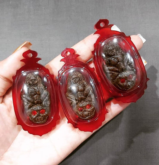 Most powerful Charm amulet for Attraction Mae Per Power Of Seduction  (Pendant By Luang Por Yot) has outstanding abilities to support the owner in terms of doing business, great popularity, and sexual arousement.