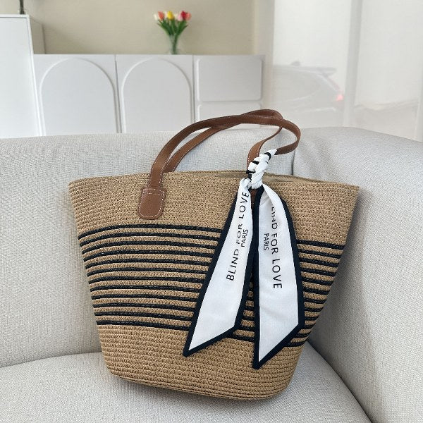 Handmade woven bag, leather strap, woven bag pattern, shopping bag minimal style. Size: top width 43 x bottom width 24 x appearance 29 x base 13 x strap length approximately 29 cm.