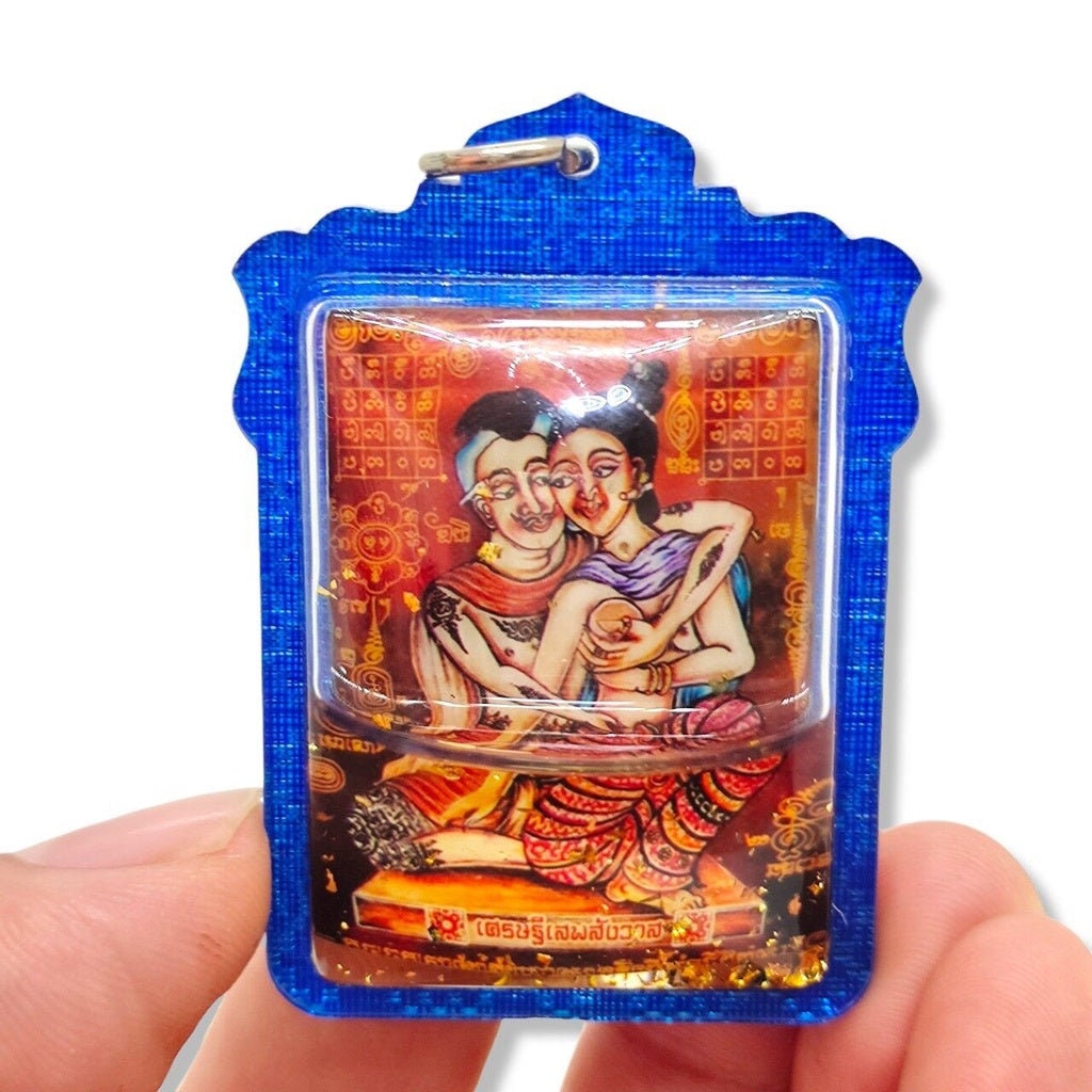 Khun Phaen carries Nang Maha Sanae, Set Thee thep sangwan model. Soak in charmong oil Lanna Magic Pendent