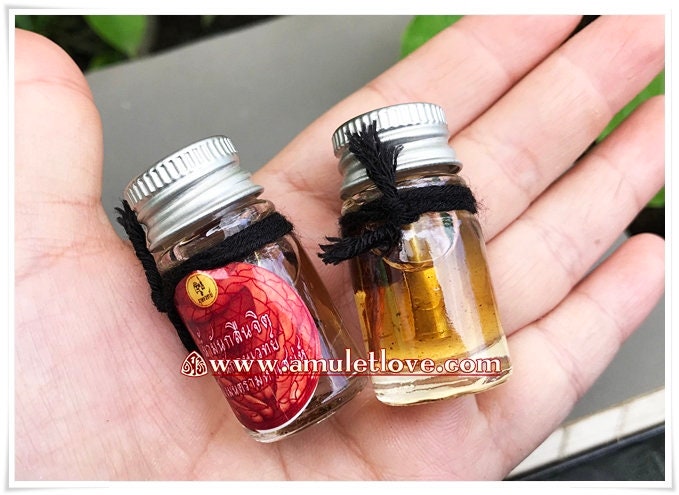 Powerful Attraction Charming oil (Nammun Klean jit) Bring Back a Lost Lover and for control some one or make crazy in your love.