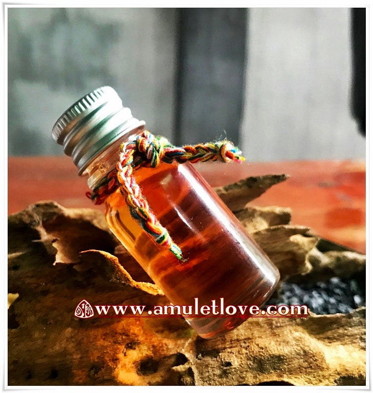 Magic Oil For opening doors that will lead you to your success in bringing about the changes you desire. Charm Aura Love, Luck Wealth Riches