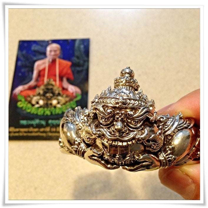 Magic bracelet : Authentic Thai Amulet Lucky Bracelet Phra Rahoo The god of fate Powerful amulets for Riches and Luck