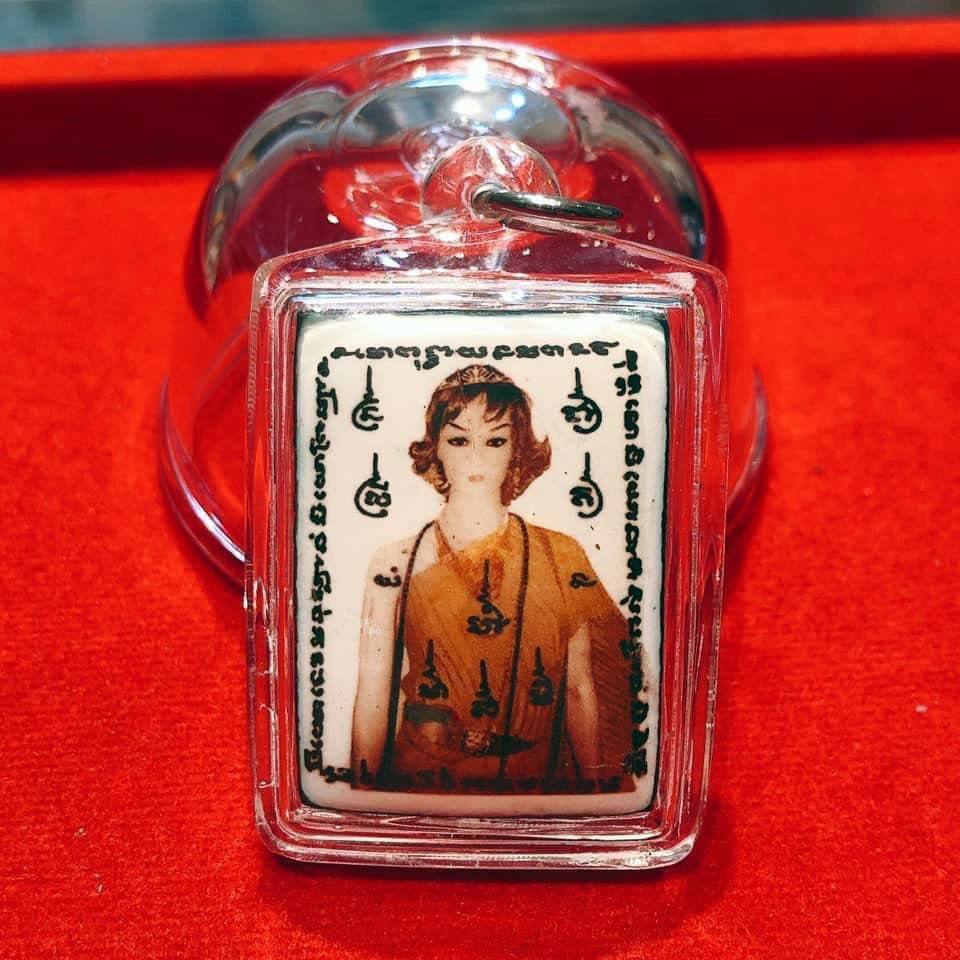 Magic Pendant (Mae Nang Prai Ta khian Tong Holy Tree Spirit Female Deva amulet ) A wonderful and powerful item