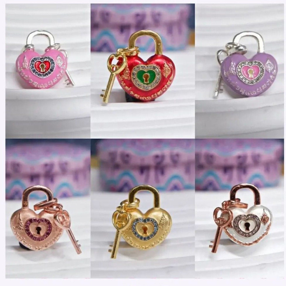 Magic Pendant The heart gem Attract a lover Attract money Attract Kruba Khamfan Inthawanno, Wat Ko Chok