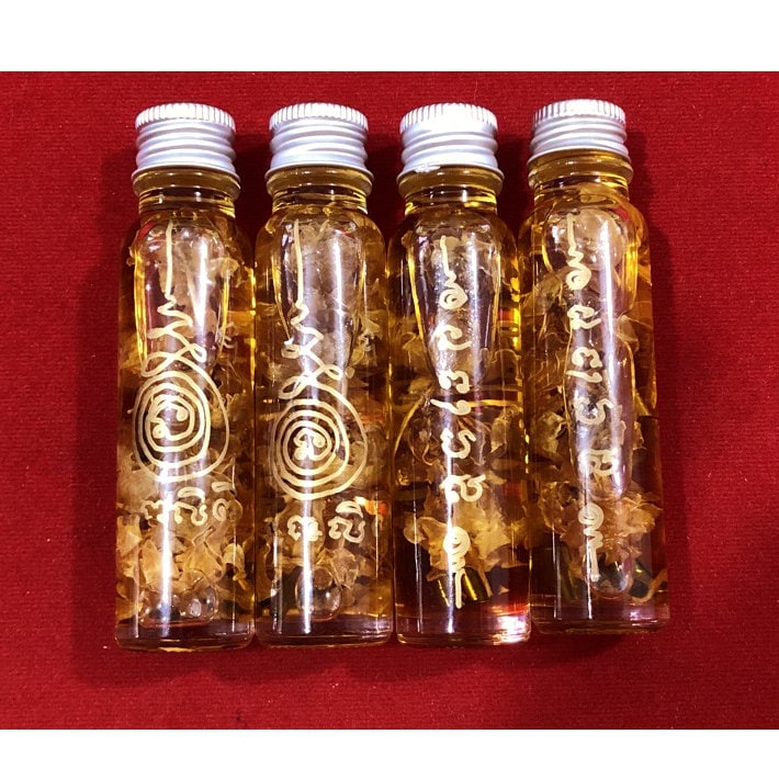 Dor Rak Sorn Powerful Magic Oil : Arousal oils Attract Stimulate sexual desire Strong ByLuang Pu Kham Peng Kamphaeng Phet